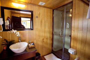 Aphrodite Cruises Halong Bay, Vietnam