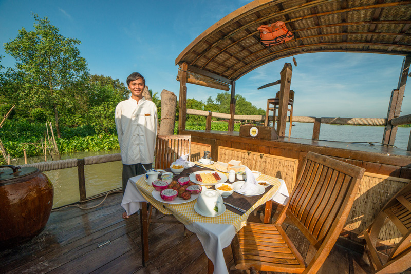 Romantic breakfast on Song Xanh sampan
