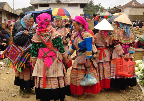 marché hebdomadaire à Bac Ha